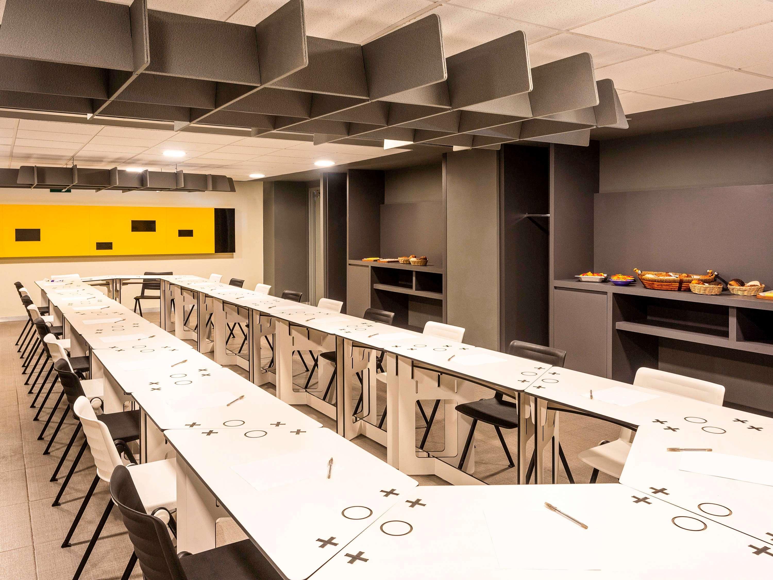 Ibis Styles Merida Galerias Экстерьер фото