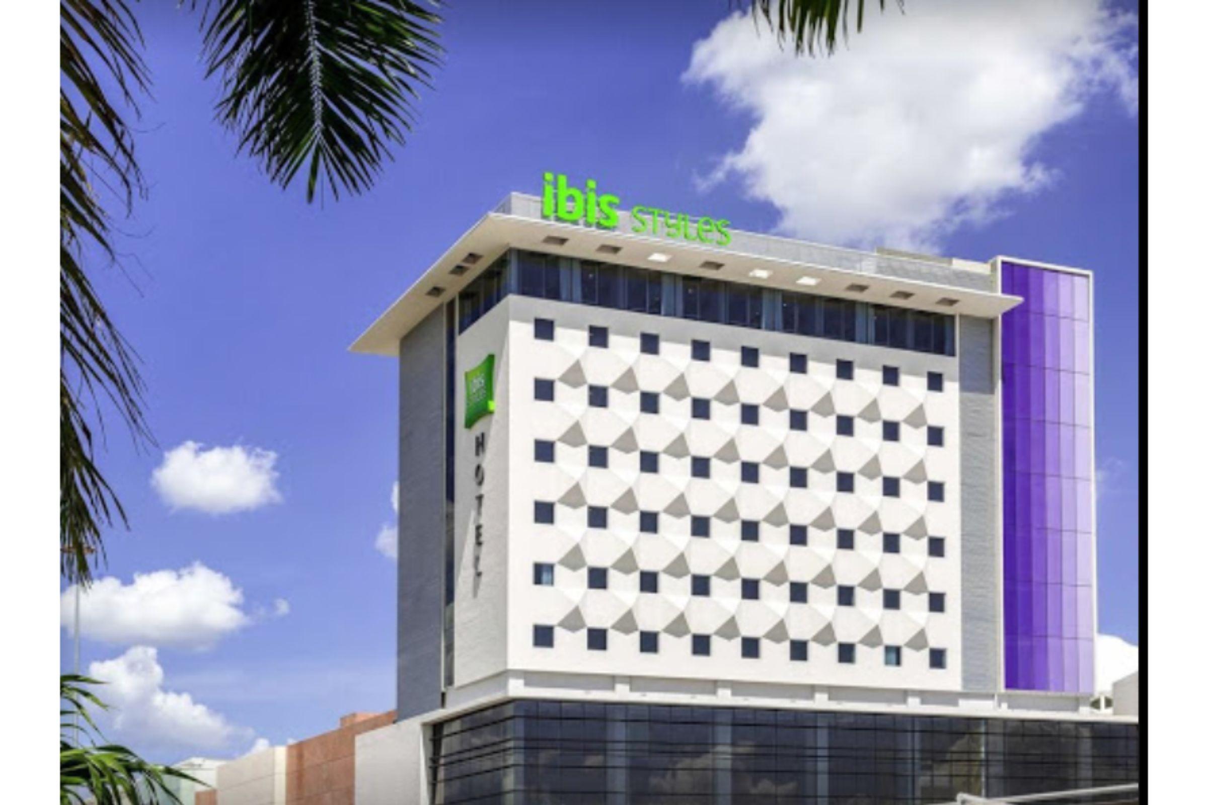 Ibis Styles Merida Galerias Экстерьер фото