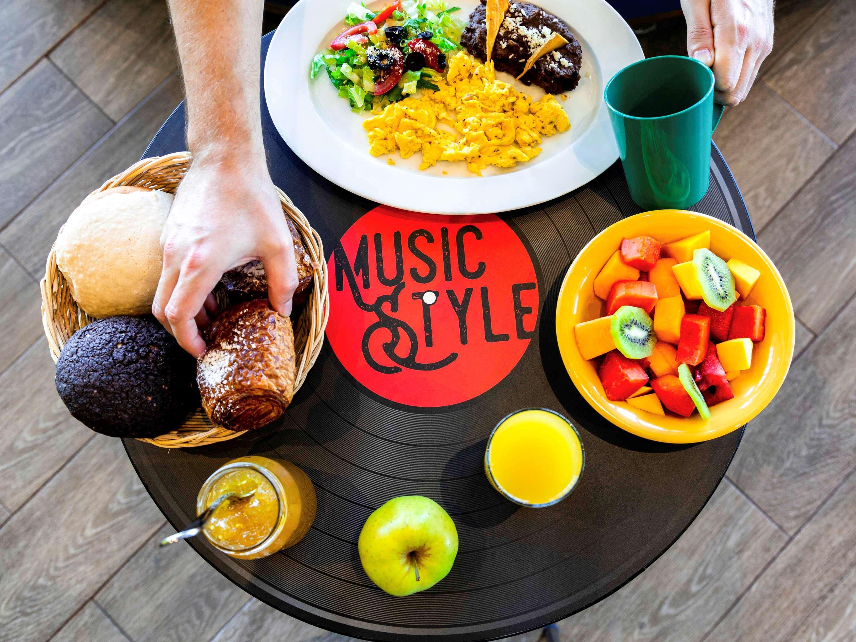 Ibis Styles Merida Galerias Экстерьер фото