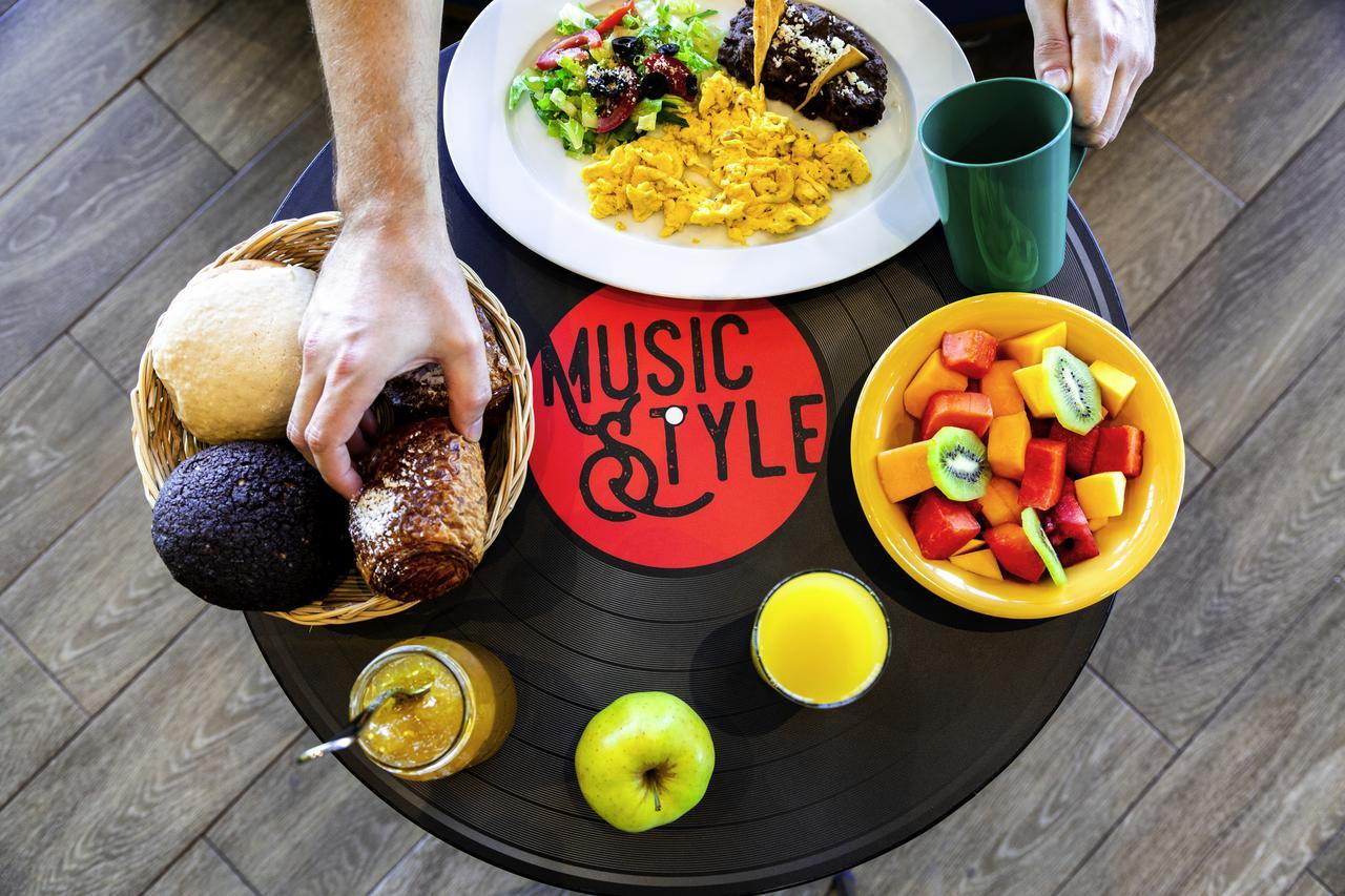 Ibis Styles Merida Galerias Экстерьер фото